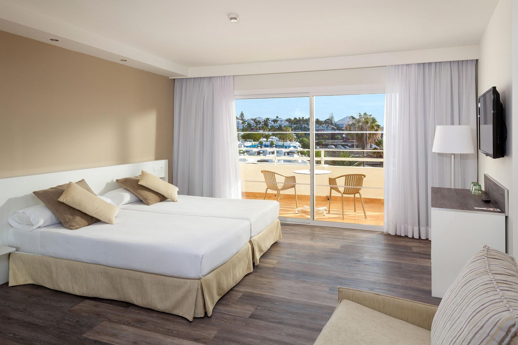 Отель Sol Lanzarote Пуэрто дель Кармен Экстерьер фото