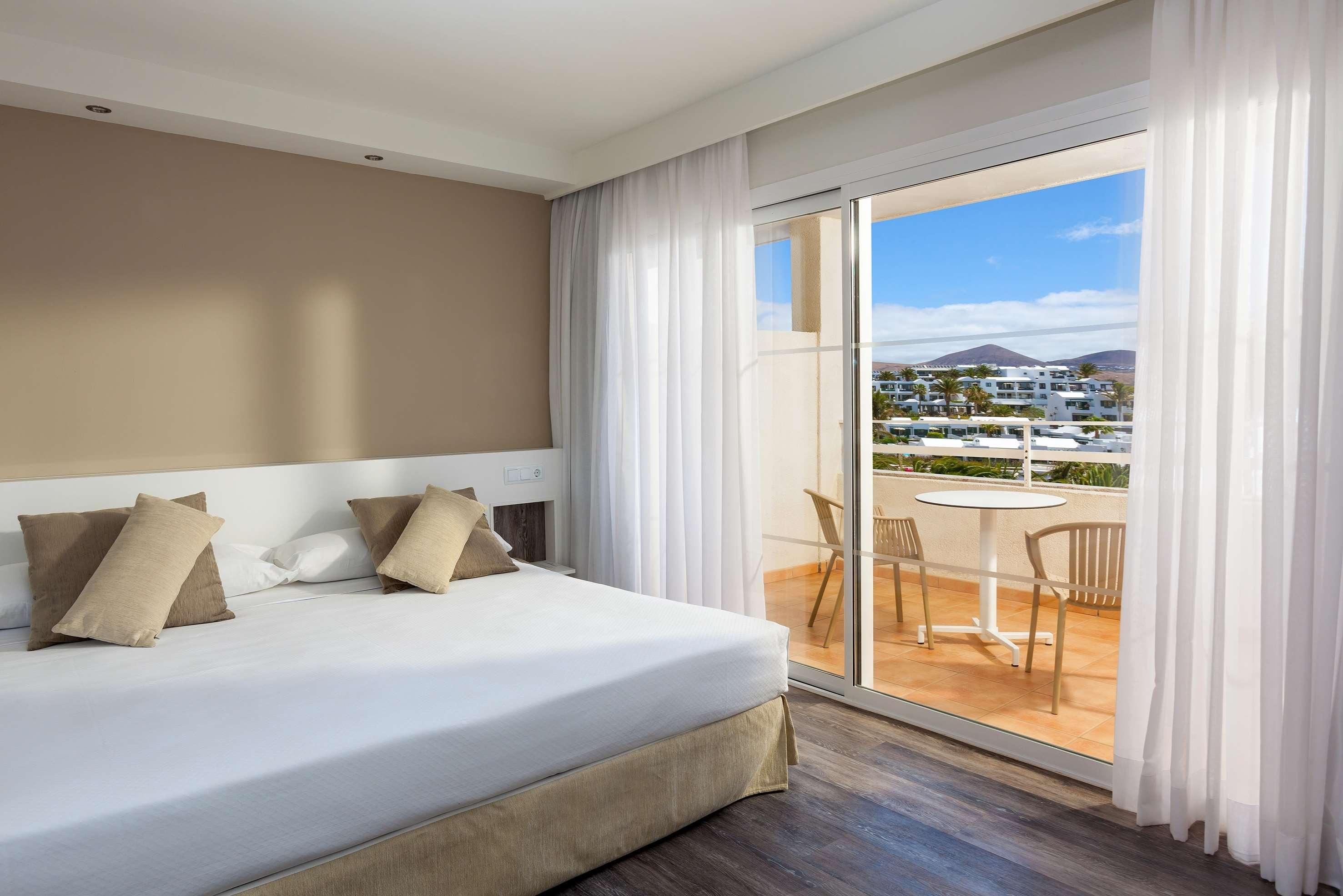 Отель Sol Lanzarote Пуэрто дель Кармен Экстерьер фото