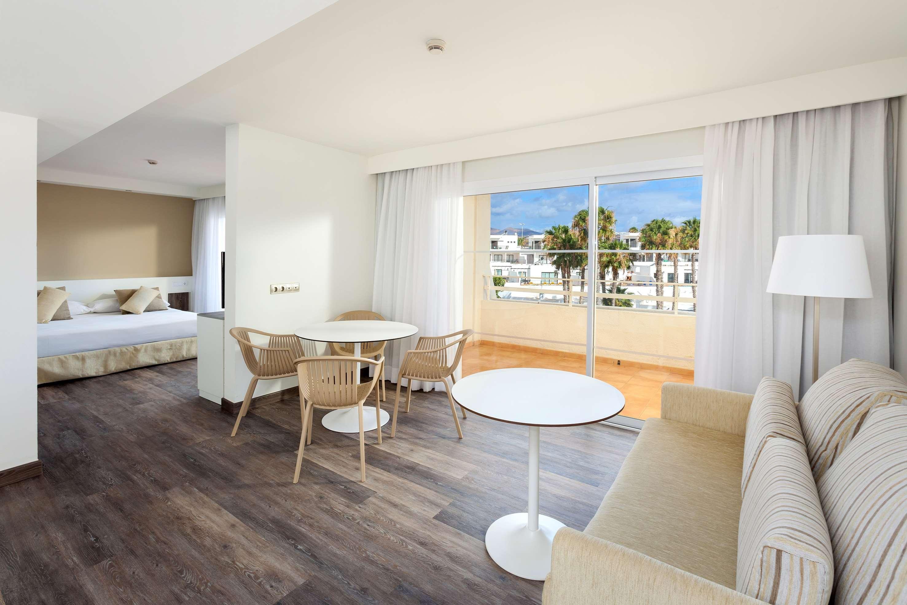 Отель Sol Lanzarote Пуэрто дель Кармен Экстерьер фото